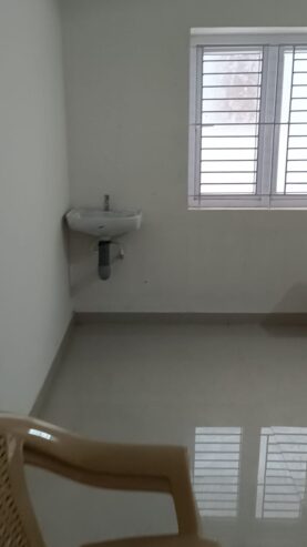 2 BHK  dinning with car parking  attached bathroom in near sakthi road near saravanampatti near tidel park near ganapthy